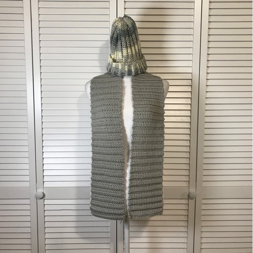 NWT Handmade Crocheted Gray Multicolor Textured Beanie & Scarf 57”